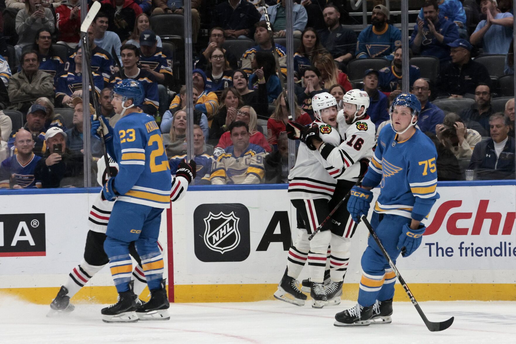 The 最新杏吧原创 Blues host Chicago Blackhawks